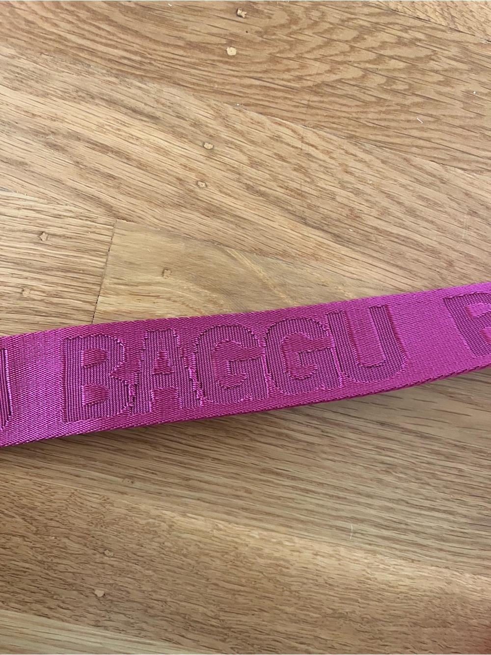 BNWT Baggu Med Crescent Bright Fuchsia - Picture 3 of 10